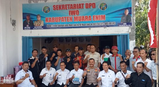 DPD IWO Muara Enim Gelar silaturahmi dan syukuran menempati kantor baru yang terletak di jalan lintas Palembang
