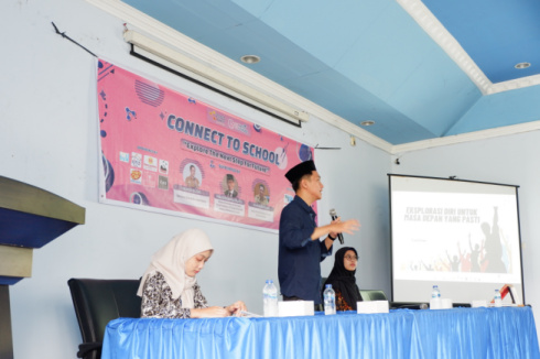 Kegiatan Connect to School ini akan dilakukan di beberapa SMA/SMK yang ada di Palembang. Untuk sekolah yang pertama, IMConnect Palembang memilih SMK Negeri Sumatera Selatan dengan tema Explore The Next Step For Future