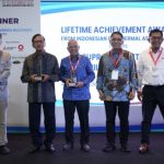 Founder dan Chairman PT Supreme Energy, Supramu Santosa, penghargaan Lifetime Achievement Award dari Asosiasi Panasbumi Indonesia - Indonesian Geothermal Association (API-INAGA) ini ia terima pada acara The 8th Indonesia International Geothermal Convention & Exhibition 2022 di Jakarta, pada Rabu (14/9/2022)