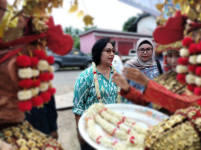 Irma Suryani Chaniago, bersama Perwakilan BKKBN Provinsi Sumatera Selatan hadiri sosialisasi pencegahan Stunting di Desa Lubuk Empelas Kecamatan Muara Enim, Kabupaten Muara Enim