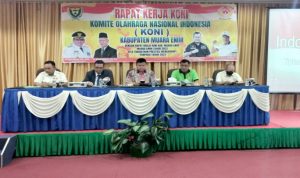 Ketua Panitia Raker H. Yandra Iskandar, Sekretaris KONI Sumsel Suparman Roman, Kepala Dispora Kabupaten Muara Enim, Ketua KONI Muara Enim M. Candra serta dari Porsiba PTBA Sugandhi