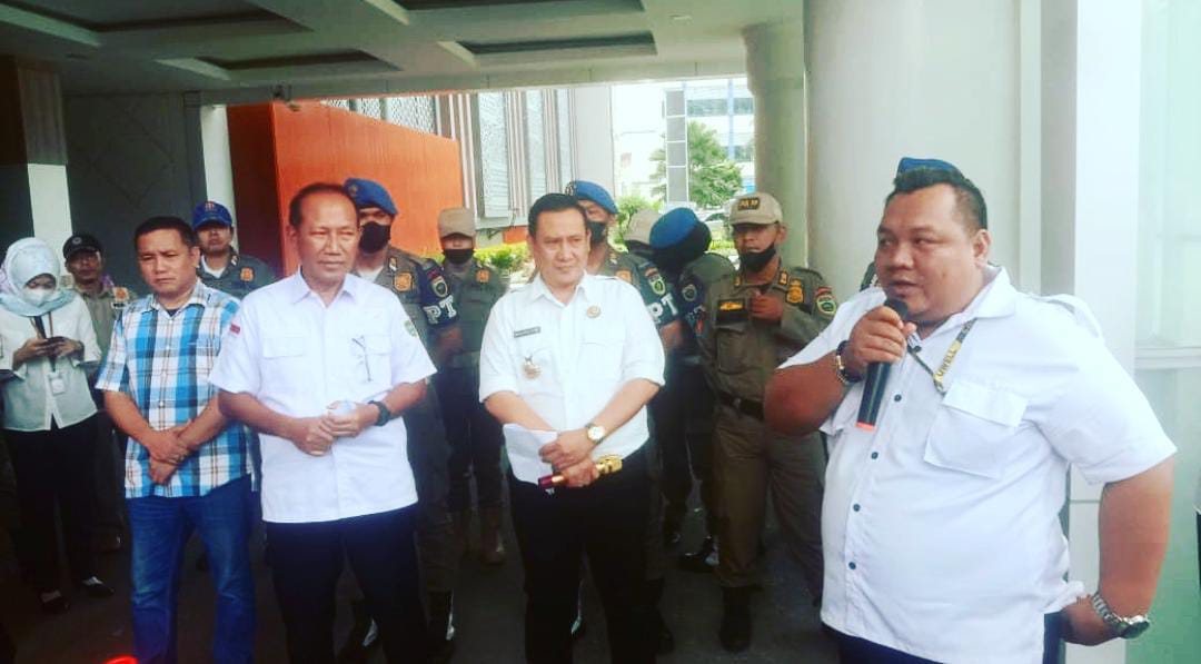 Pemberian apresiasi atas kinerja Pemerintahan HD-MY itu disuarakan oleh Aktivis Peduli Sumsel ini lewat kunjungan didepan halaman kantor Gubernur Sumsel, Rabu 5/10/22.