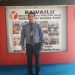 Komisioner Bawaslu Kabupaten Muara Enim Zainudin,SP,.M.Si umumkan nama nama yang lulus tahap administrasi untuk Panwascam di Kabupaten Muara Enim
