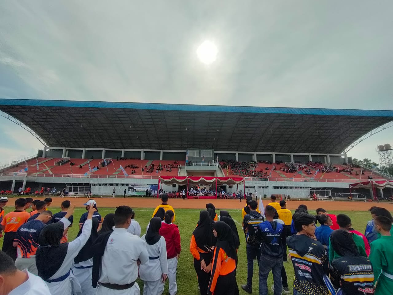 Pada pembukaan tersebut turut dihadiri Ketua DPRD Kabupaten Muara Enim Liono Basuki, Danrindam Sriwijaya Letkol Inf. M. Erwin Ramli, Polres Muara Enim dihadiri Kasat Binmas AKP Fery, Dandim 0404 Muara Enim diwakili Babinsa Yogi Aswan, Humas PTBA Dayaningrat dan Sugandhi, serta para anggota DPRD Muara Enim.