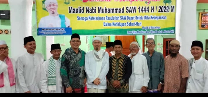 Peringatan Maulid Nabi Muhammad SAW yang dihadiri oleh Anggota DPRD Septi Agsiadi, Kepala Desa Ujanmas Baru Samsir, Tokoh Agama, Tokoh Masyarakat, Kadus 03 Ujanmas Baru serta para undangan dan masyarakat, yang di laksanakan pada Minggu (16/10/22)