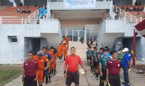 Laga Sepakbola dalam lanjutan Bupati Cup 2022 yang dilangsungkan di Lapangan sepakbola Sekundang Bara Muara Enim
