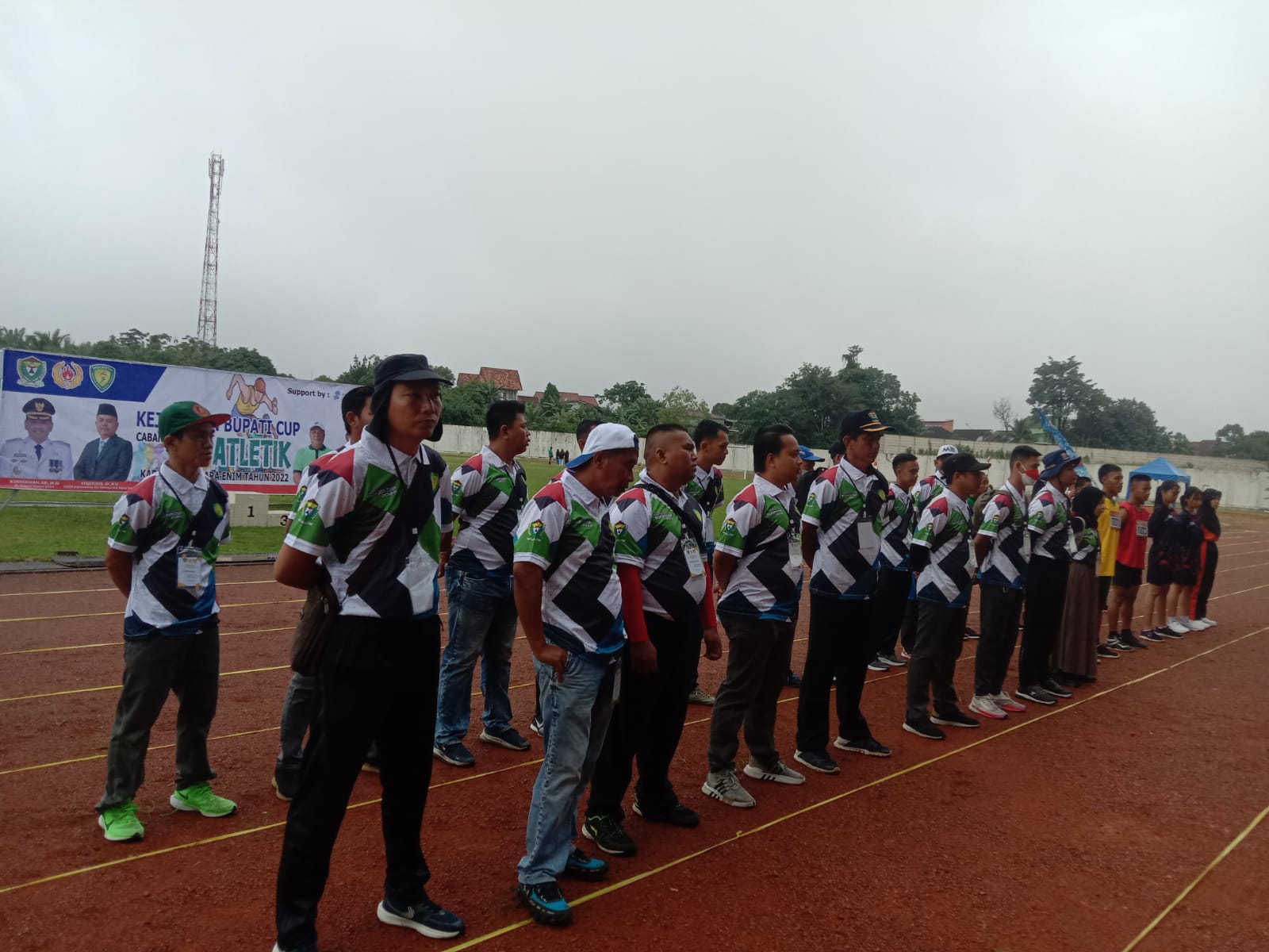Pembukaan Kejuaraan Atletik Bupati Cup 2022 Kabupaten Muara Enim yang diselenggarakan di Stadion Sekundang Bara