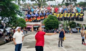 Bertempat di Lapangan SDN 6 Kota Muara Enim, Ketua KONI Kabupaten Muara Enim M. Chandra,SH,.M.Kn lakukan pemukulan pertama sebagai tanda dibukanya Turnamen Bola Voli Bupati Cup 2022. (Sbr/Foto & Editor : Al'Djamaz)